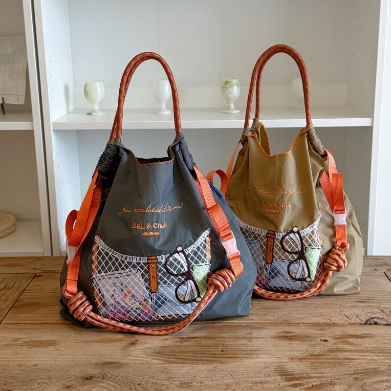 New Style Women's Shoulder Bag - Embroidery Xmas recension och pris