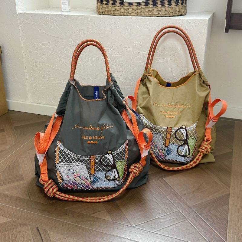New Style Women's Shoulder Bag - Embroidery Xmas recension och pris